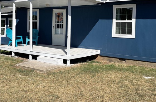 Milfay House | Paden - 3-bedrm, 1 king, sleeps 6. Parking galore.