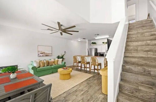 Corpus Christi Condo | Padre Island Escape Pets OK 5 min to the beach! 2.4 m to whitecap beach!nn