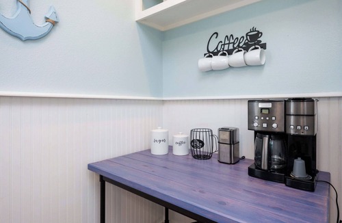 Corpus Christi Condo | Padre Island Retreat | Sleeps 9 | Resort Pool