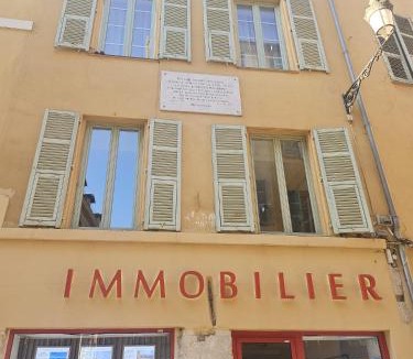 Old Town Apartment | Paganini 3bd Apartment