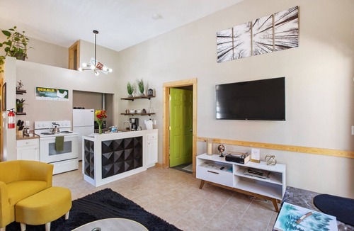 Victor Apartment | Page 2, Mid-Century Modern