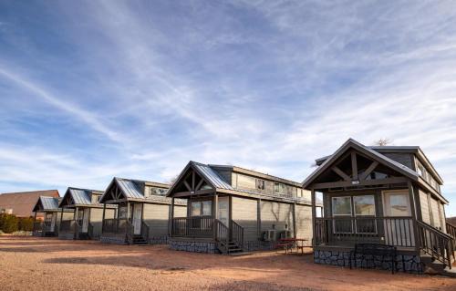 Page Cabin | Page Lake Powell Campground - Tiny Home King Room