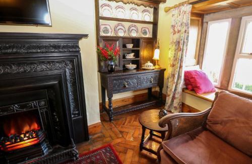 Haydon Bridge House | Pagecroft Cottage