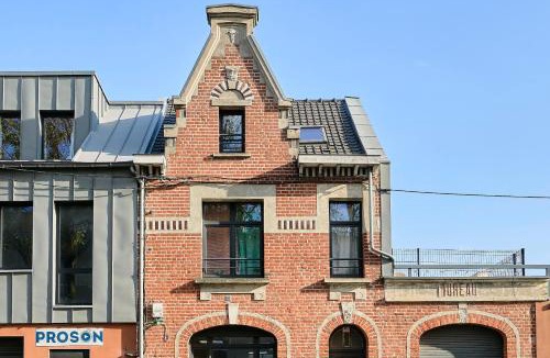 Croix Apartment | Paillettes fever, maison avec karaoké, 3 chambres