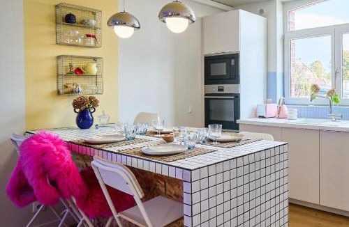 Croix Apartment | Paillettes fever, maison avec karaoké, 3 chambres