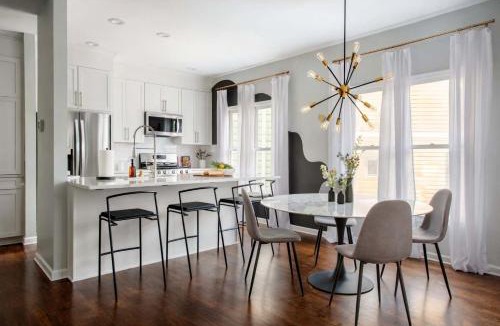 Virginia Highland House | Paint it Black