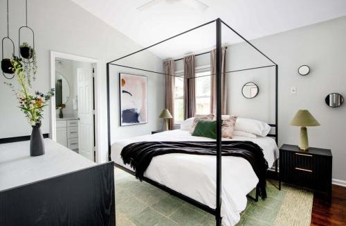 Virginia Highland House | Paint it Black