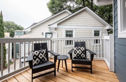 Virginia Highland House | Paint it Black