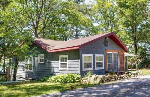 Bradford Cottage | Painted Quail: quiet 2 bedroom cottage on Lamoka Lake