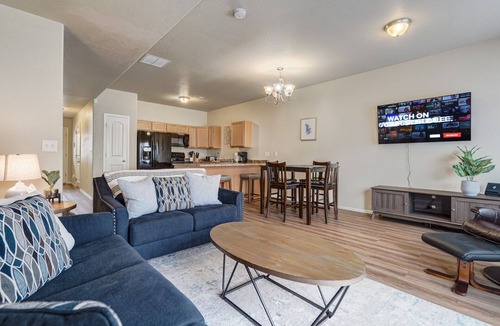 Southeast Colorado Springs House | Painted Sky | King Bed | Pet Friendly