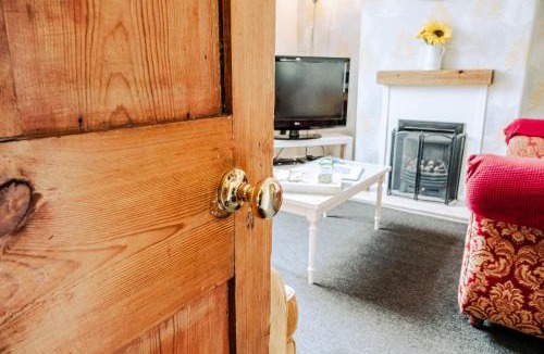 Matlock Bath House | Painter's Cottage