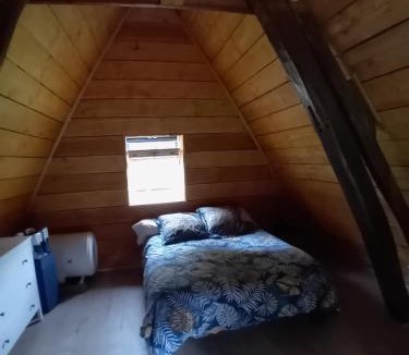 Saint-Etienne-l'Allier House | Paisible Cahute