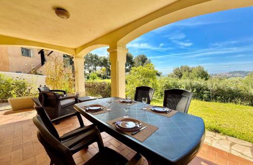 Carqueiranne Apartment | Paisible - Vue Mer - Jardin