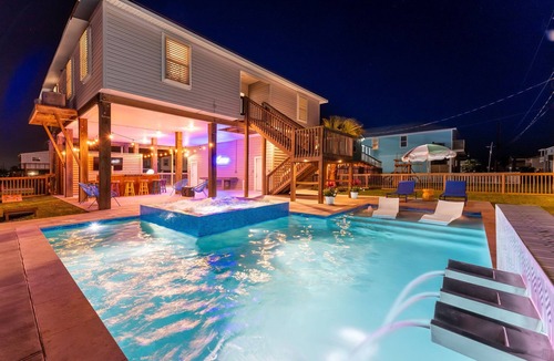 Galveston House | Paix Bleu Private Pool & Spa | 4BR Sleeps 12 | Pet Welcoming