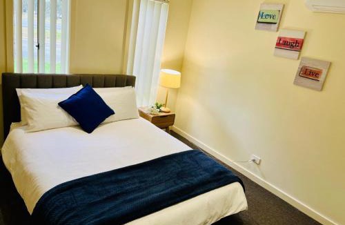 Pakenham House | Pakenham House