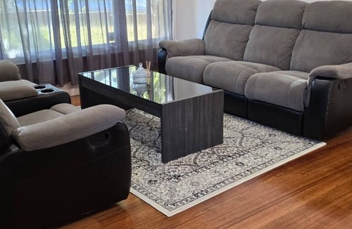 Pakenham House | Pakenham Villa