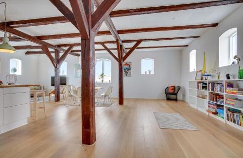 Lokken Apartment | Pakhuset