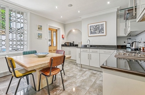 Richmond-upon-Thames Ski Chalet | Palace Gate, Hampton Court