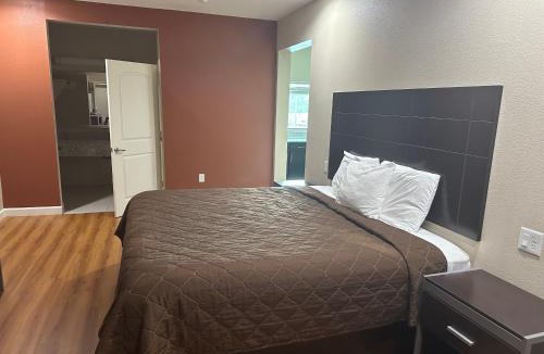 Jersey Village Hotel | Palace Inn 290 & Jones Rd