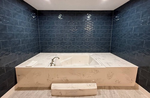 Southeast Houston Hotel | Palace Inn Blue Edgebrook