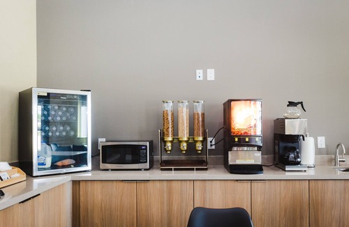 Northeast Houston Hotel | Palace Inn Blue Houston East Beltway 8