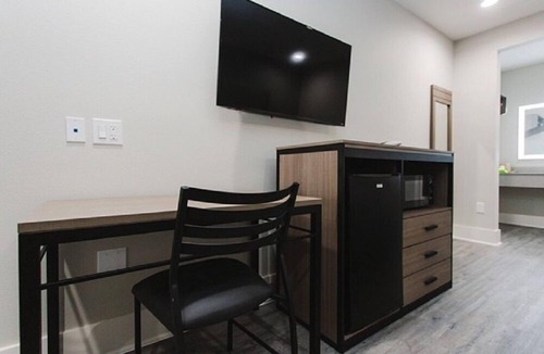 Conroe Hotel | Palace Inn Conroe