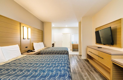Humble Hotel | Palace Inn IAH Houston Bush Intercontinental Airport