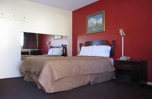 Saylorville Hotel | Palace Inn