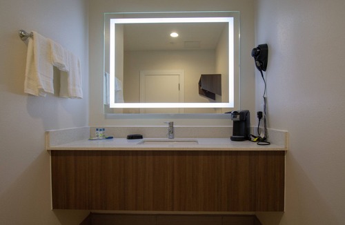 Biggs Field Hotel | Palace Inn