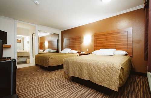 Lawndale/ Wayside Hotel | Palace Inn Wayside