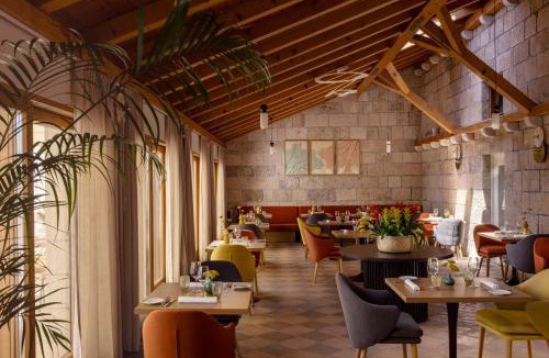 Gornji Kono Hotel | Palace Natali