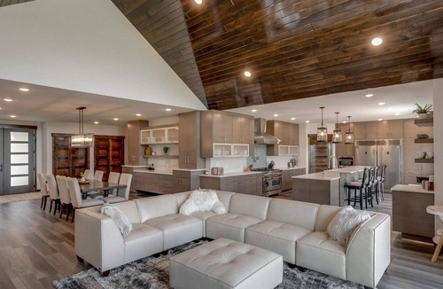 Hillman House | Palace On Platte Lake