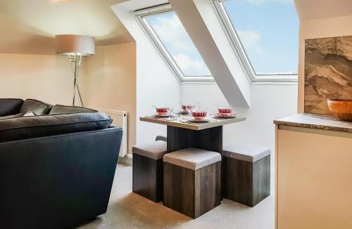 Falkland House | Palace View - Uk40569