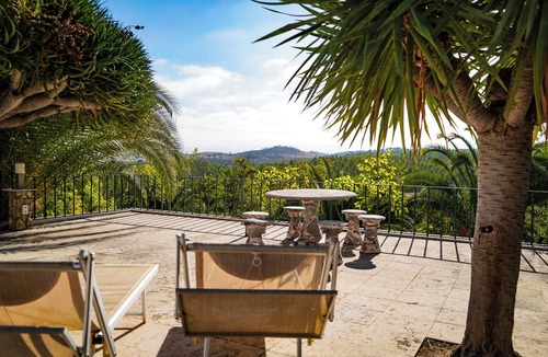 Bouvet Island House | Palacio Club House - Lugar Minas da Caveira