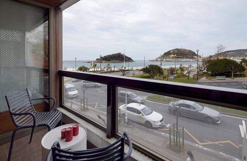 Antiguo Apartment | Palacio Miramar by FeelFree Rentals