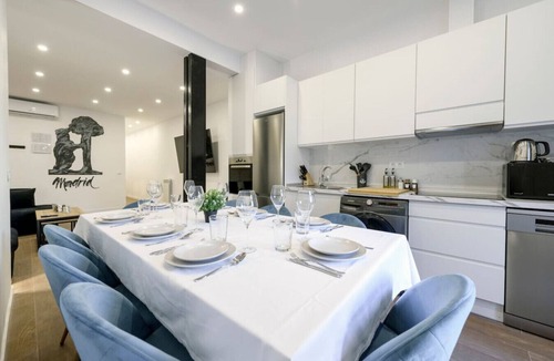 Barrio de La Latina Apartment | Palacio Real DownTown. 5BR 3BTH. NEW