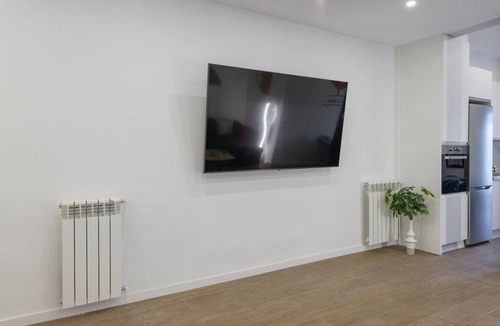 Barrio de La Latina Apartment | Palacio Real DownTown. 5BR 3BTH. NEW