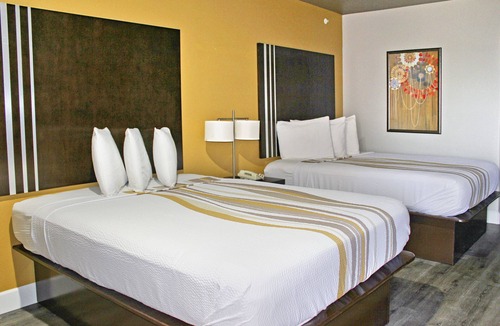 Spring Branch Hotel | Palacio Royale Inn Houston NW Beltway 8