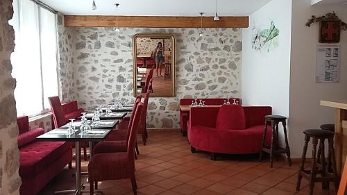 Escouloubre-les-bains Hotel | Palais Cathare