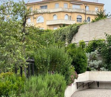 La Celle-sous-Gouzon Apartment | Palais du soleil