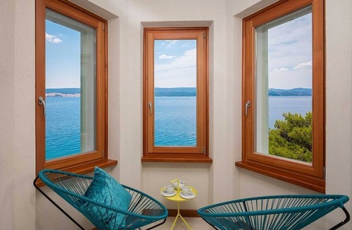 Ruskamen Villa | Palatial Beachfront Villa on the Omis Riviera - Private Pool, Sauna, Jacuzzi, Gym & Panoramic Views!
