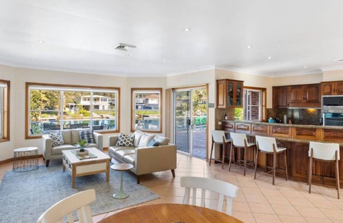 Sussex Inlet House | Palatial Multi family Waterfront