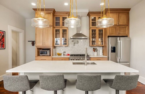 Pendleton Apartment | Palatial Parkside 3bd Home, Luxury Retreat