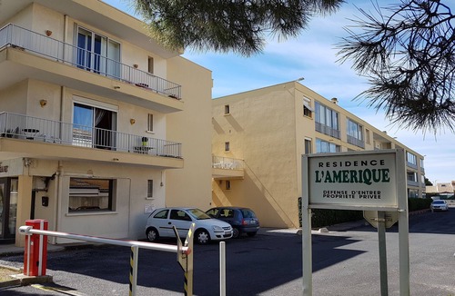 Palavas-les-Flots Apartment | Palavas: Beautiful bright Studio, 2 people CLIM + PK, Near SEA, AVAILABLE WE D AUGUST + TT SEPT