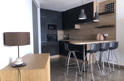 Palavas-les-Flots Apartment | Palavas-centre : 2 bedrooms, terrace, splendid sea view (sleeps 6)