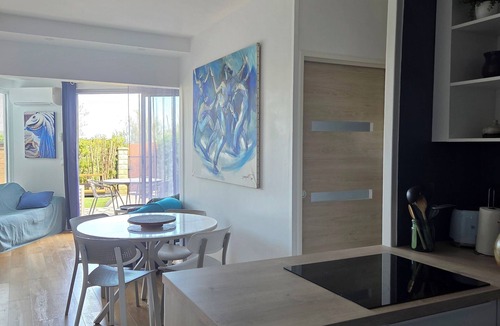 Palavas-les-Flots Apartment | Palavas les Flots. Confort-modernité-luminosité-proximité A 150 m de la Plage