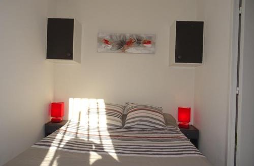Palavas-les-Flots Apartment | Palavas-les-Flots : T2 cabine climatisé en RDJ avec piscine et parking, à 400m de la plage - FR-1-559-4