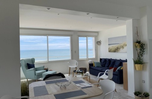 Palavas-les-Flots Apartment | Palavas Superb T3 71m2 1st line sea view
