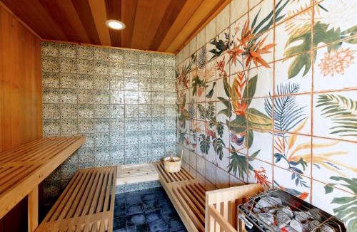 Hudson House | Palazzo Hudson - Luxury Pool, Hot Tub, and Sauna