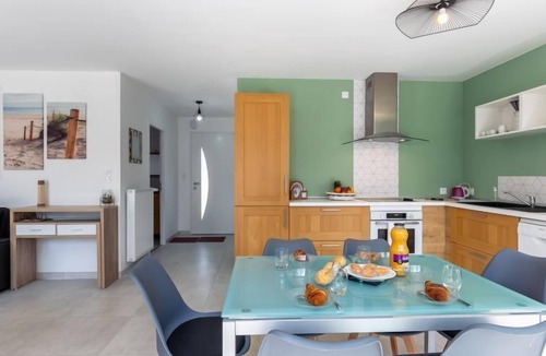 Locquirec House | Palet Breton by Interhome